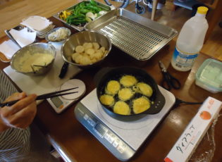 特養　天ぷらパーティーをしました