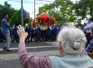 お祭り見学